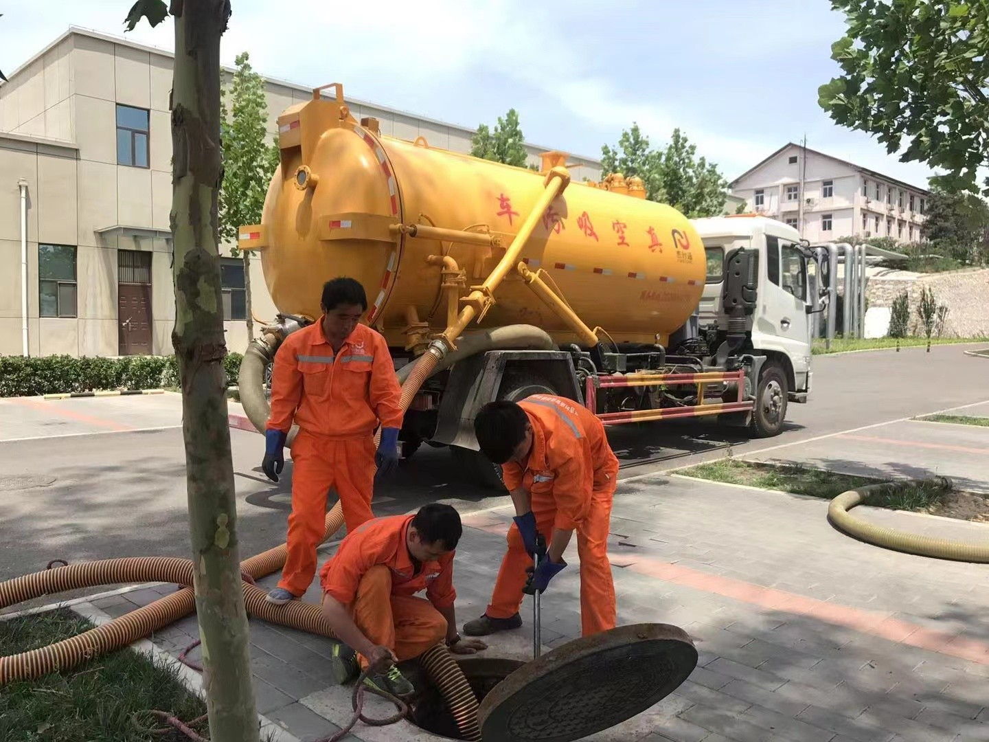 龙亭化粪池清理与5-8吨吸粪车施工效率分析